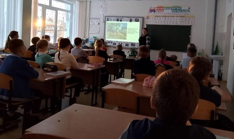 В Козульской школе № 2 прошли Уроки мужества, посвященные Дмитрию Квитовичу.
