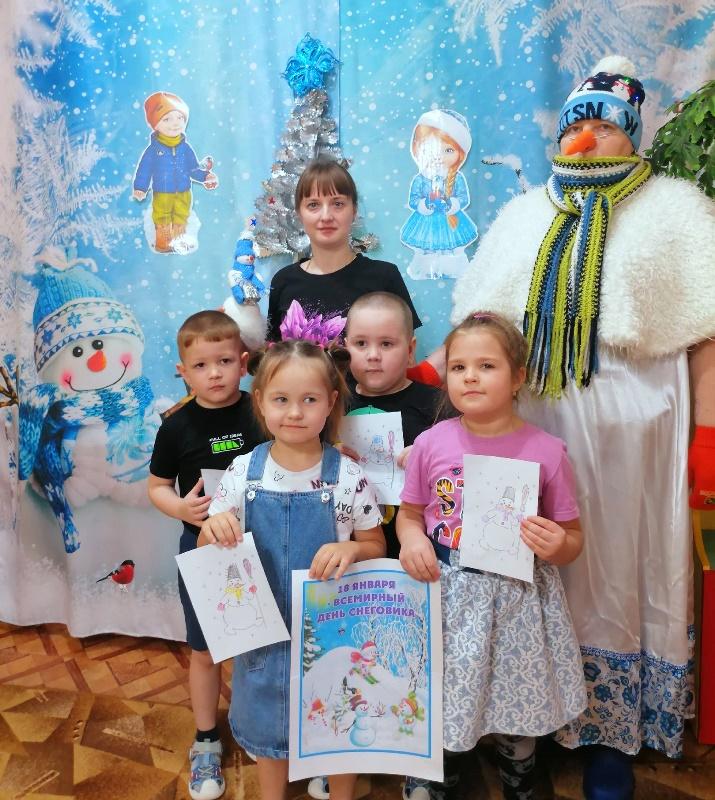 В детском саду «Ладушки» отметили День рождения Снеговика.