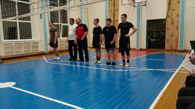 19 февраля в спортивном зале Балахтонской школы прошли соревнования по волейболу.