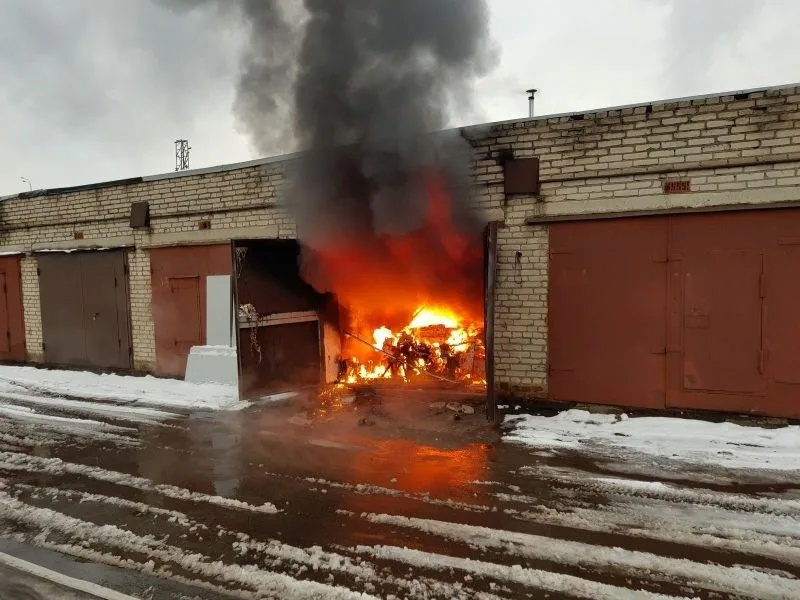 ПОЖАР В ГАРАЖЕ.