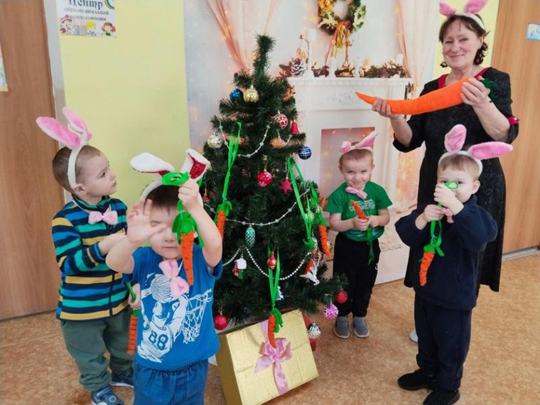 Козульские малыши отметили День рождения Елочки. Козульские малыши отметили День рождения Елочки.
